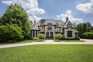 Chicago Area Lakefront Estate, Owned by Best-Selling “The Martian” Author Andy Weir, to Auction via Concierge Auctions