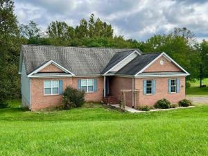 Solid 3 BR/2 BA home w/walk-out basement on 1.42 +/- acre cul-de-sac lot in the Glendale neighborhood of Culpeper County, VA