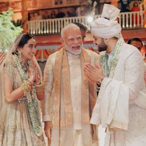 In the series of inaugurations, Hon'ble Prime Minister of India, Shri Narendrabhai Modi also attended the wedding of Dravya and Jahnvi, son of Savjibhai Dholakia and daughter of Bharatbhai Chaludiya, bestowing his blessings on the newlywed couple.