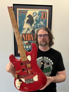 Guitar Kurt Cobain sensationally smashed at 1991 pre-fame gig leads Hake’s Nov. 19-20 pop memorabilia auction