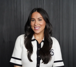 Headshot of Claudia Oshry