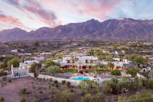 Eleven Arches, 5201 North Hacienda Del Sol Road, Tucson, Arizona