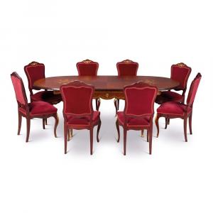 A Fine Regency-Style Extendable Dining Table With Chairs