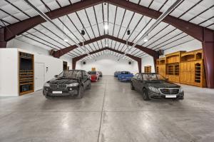 Extraordinary parking for up to 60 vehicles