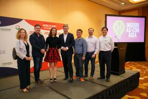 2019 Indoor Ag-Ignite Startup Pitch Competition Winners On Stage With Judges at Indoor Ag-Con Asia In Singapore