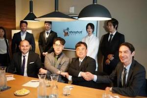 Jonas Hu, the CEO of Shinshot Media, and his team