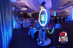 MIRROR PHOTO BOOTH RENTAL KITCHENER