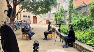 Bastidores de una entrevista con David Barrett e Indrani Pal-Chaudhuri para el documental sobre la Amazonía en la Universidad de Oxford - EBC