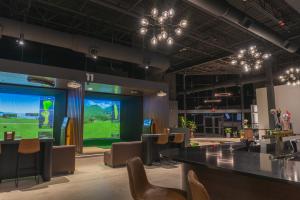 Golf VX - Arlington Heights Venue Interior