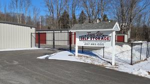 Town Line Self Storage in Greene Maine