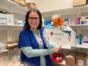 Jill Dodgen holding her Snellings Law gift basket