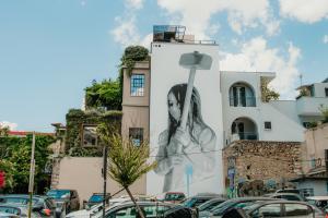 Street art in Athens featured in one of Fernwayer's private Greece tours.