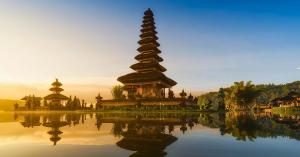 Pura Ulun Danu Bratan at sunset