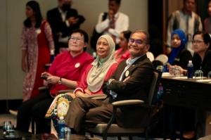 Dr Jameela Sathar & Dr Carol Lim (MyPBM) with Datuk Seri Dr. Dzulkefly Bin Ahmad, Minister of Health Malaysia at MyPBM Conference in February 2025