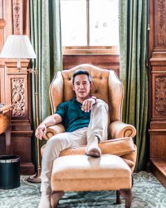 The Young Travelier, Chris Young