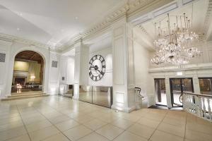 The Chicago Hotel Collection Ambassador Gold Coast Lobby
