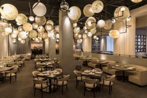 The Chicago Hotel Collection Ambassador Gold Coast Restaurant Space
