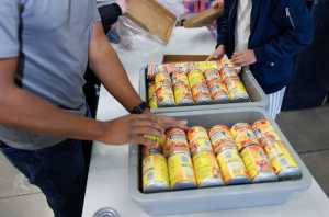 Volunteers in Action: Packing Hope and Nutritious Meals for Utah’s Food-Insecure Kids with USANA Kids Eat.