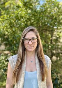 Dr. Courtney Mills, at her practice of in home pet euthanasia in Jacksonville, FL and surrounding areas.
