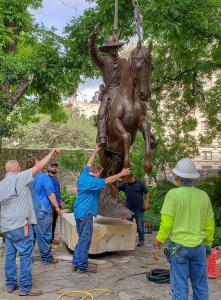 Installing The Messenger bronze monument at the Alamo