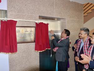 Mr. Pradip Paudel, Honorable Minister of Health and Population of Nepal, unveiling the new Maternal and Neonatal Health Simulation Lab plaque at the Paropakar Maternity and Women’s Hospital in Kathmandu, Nepal. He is surrounded by OHW staff and other heal