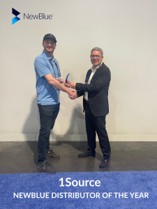 1SourceVideo accepts Distributor of the Year from NewBlue