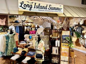 Image shows Hicks Nurseries Long Island Summer Boutique