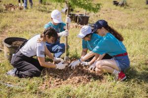 Apache employees volunteered to lend a hand to make the environment and community greener and healthier, consistent with the company's culture of caring for people and the environment.