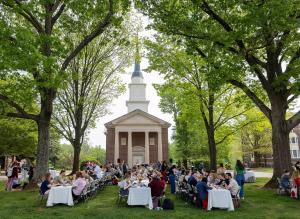 Community-wide lunch hosted by Alumnae Relations and Development, the Center for Human & Environmental Sustainability, and the Sustainability Club.