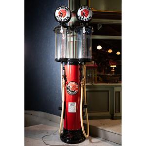 1920s Canada Vulcanizer double visible Red Indian gasoline pump, 122 inches tall by 39 inches wide, a show-quality restoration to automotive paint standards. Estimate: CA$30,000-$40,000.