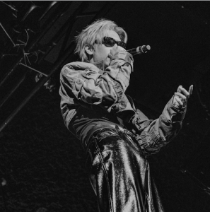 Boxi Chen electrifies the stage with Falling Apart, first performed live in NYC before its official summer release