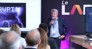 Sabio's Country Manager for France, Herve Racine, Close Proceedings in Paris