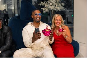 Jamie Foxx, “Aunt” Sue Hrib (Photo Credit: Buzzworthy Shots)