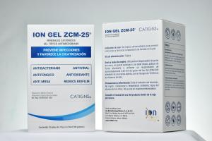 Gel tópico Ion Gel ZCM-25® en presentación de 10 g, aplicado en entorno clínico para acelerar la cicatrización y prevenir infecciones cutáneas.