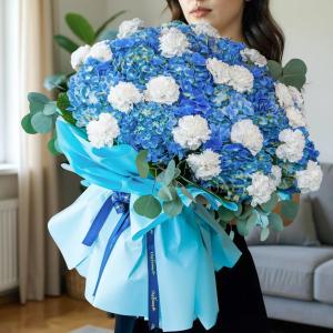 White and Blue Color Flower bouquet