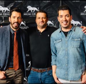 Carlos Alexandre Rozwadowski with the Property brothers
