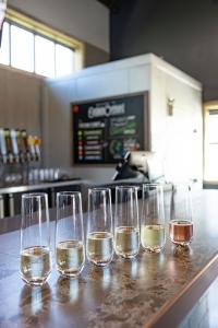 Array of Endless Orchard Cider