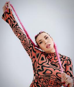 LaRudche Drops Empowering Funk-R&B Anthem “Mind My Own Business”