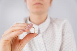 divorce where a spouse cannot be located
