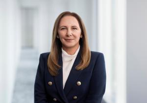 Leslie Donato Headshot