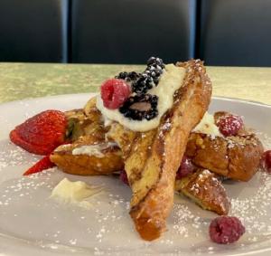 Brunch at Frog Pond