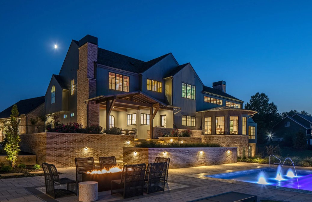 House Uplighting - Advanced Lightscaping