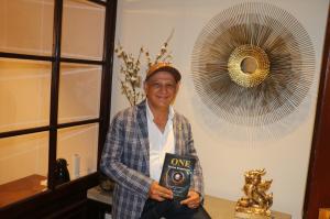 Farzad Nosrati with this revolutionary book.
