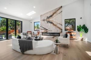 239 Eureka Ct Interior