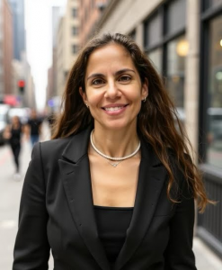 Paloma Ruiz Olmo smiling, parenting educator and founder of Inspire Guide Nurture