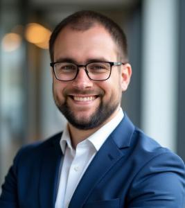 Headshot of Andrew Van Gessel