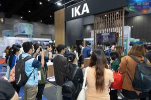 Organized by VNU Asia Pacific, the event spans over 15,000 square meters, welcoming more than 500 leading brands from 12 countries, including major pavilions from China, Taiwan, and South Korea. With 60% local and 40% international exhibitors, the event i