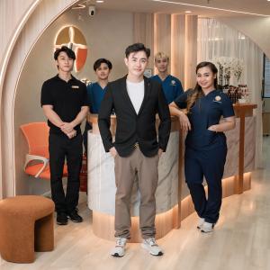 ScolioLife Team with Dr Kevin Lau