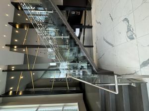frameless glass railing