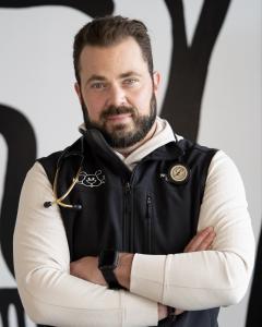  Dr. Garcia is the visionary Founder and Chief of Staff at Green Dog Dental & Veterinary Center, where his dedication to advanced veterinary medicine and compassionate care has established him as a leader in the field.